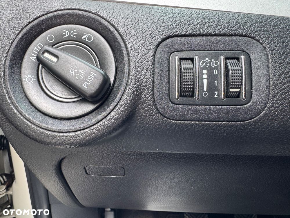 Fiat Freemont 2.0 Multijet 16V DPF Urban - 32