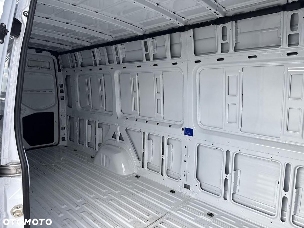 Mercedes-Benz Sprinter - 19