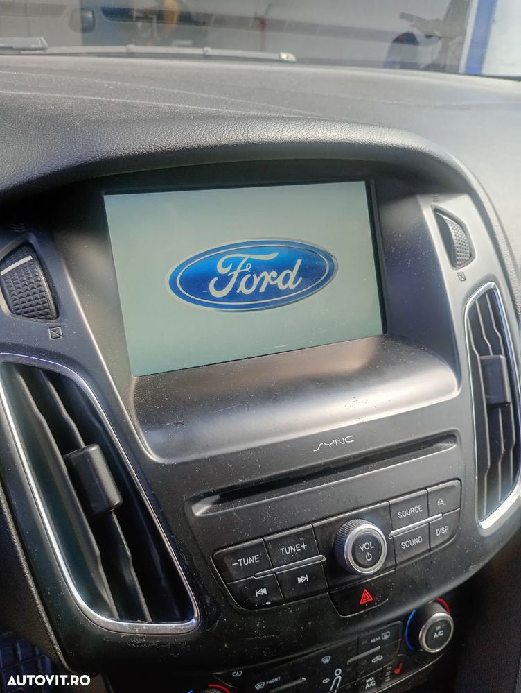 Ford Focus 1.5 TDCi ST-Line - 7