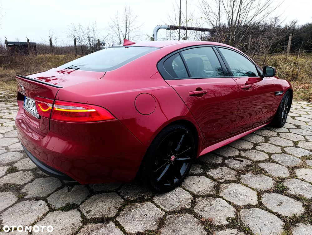 Jaguar XE 20d R-Sport - 6