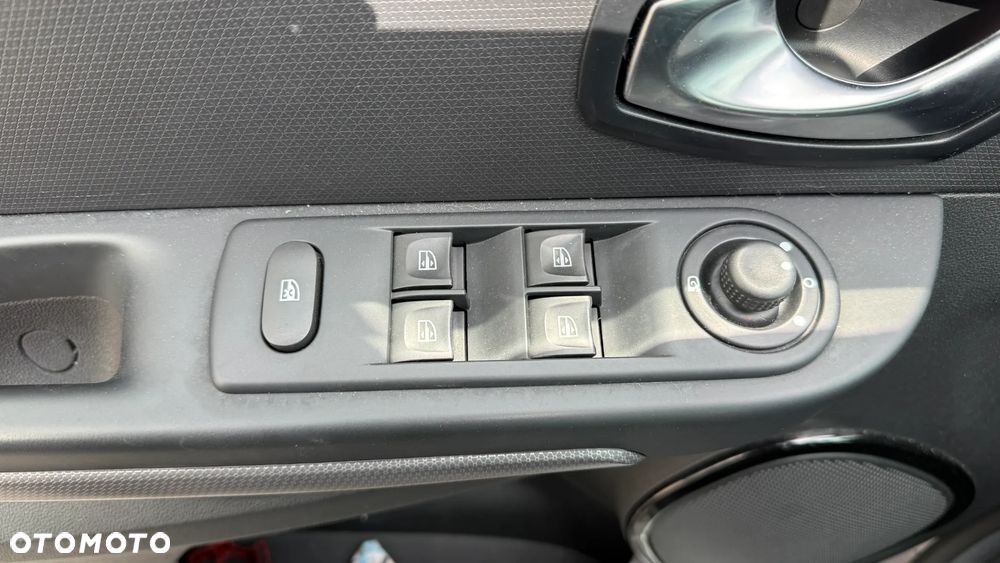Renault Clio - 17
