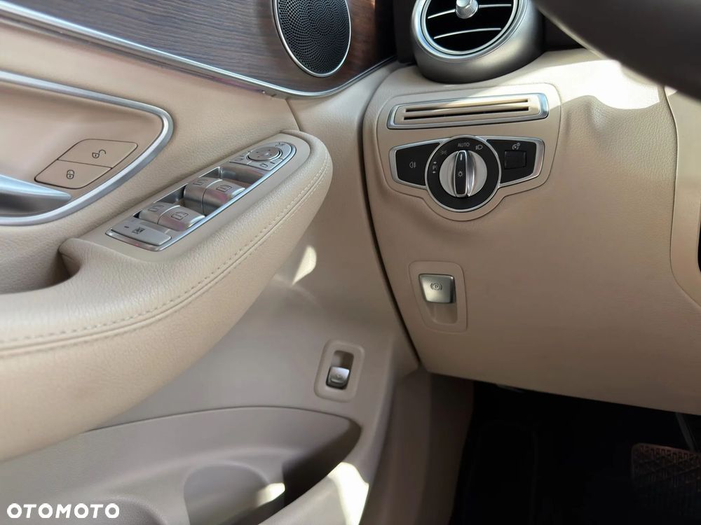 Mercedes-Benz GLC - 30
