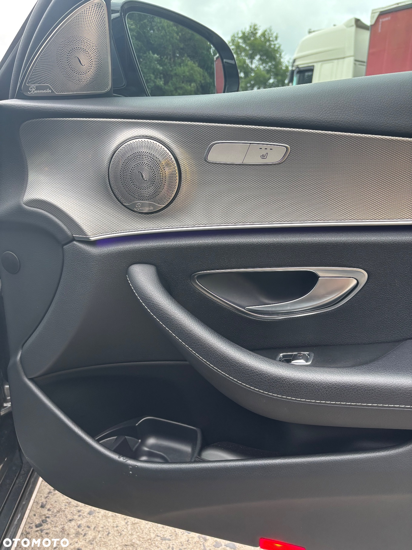 Mercedes-Benz Klasa E 220 d 4Matic T 9G-TRONIC Avantgarde - 17