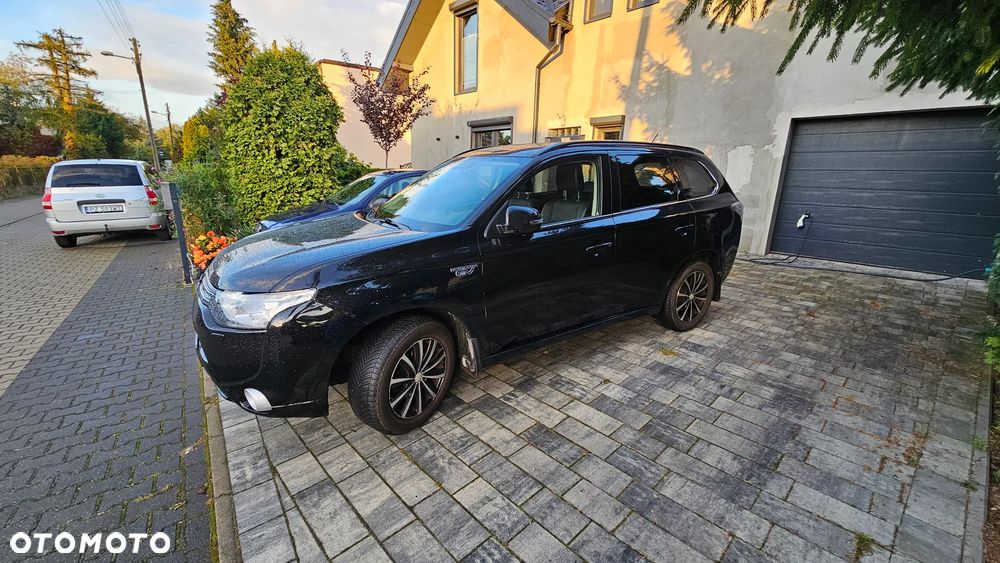 Mitsubishi Outlander PHEV Instyle NAVI + - 3