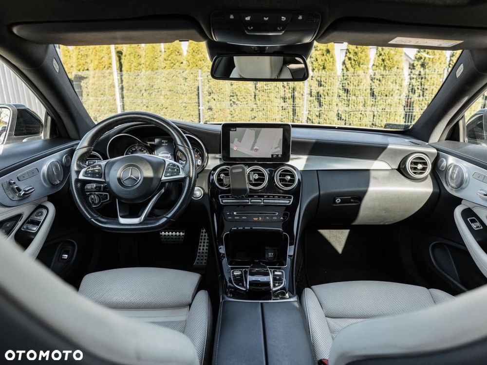 Mercedes-Benz Klasa C 300 9G-TRONIC - 13