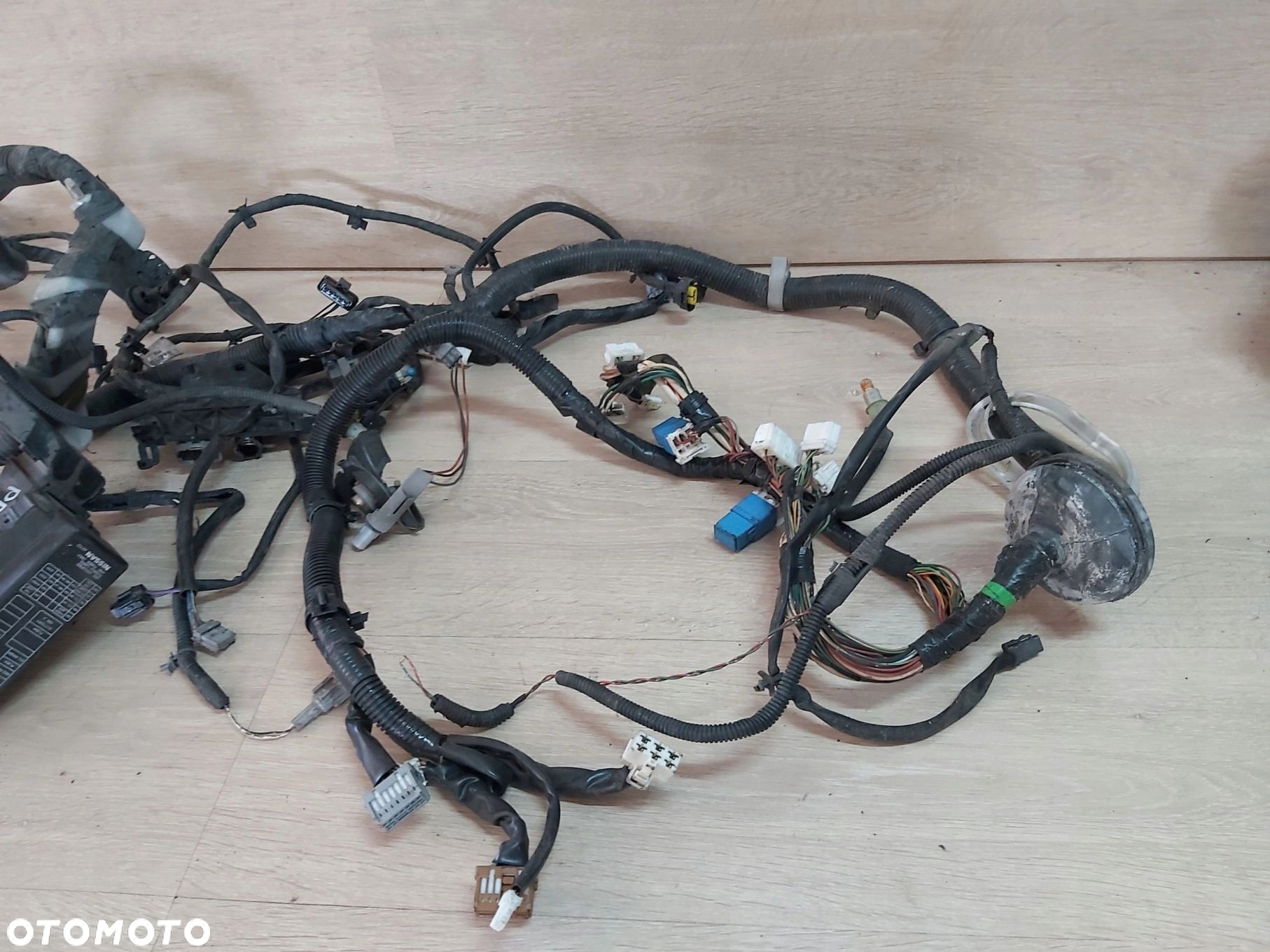 Nissan Primera P12 1,6 1,8 puszka bezpieczników wiązka komory pasa przód - 3