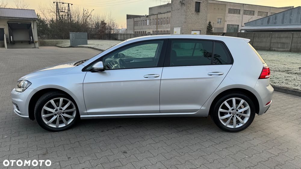 Volkswagen Golf - 8