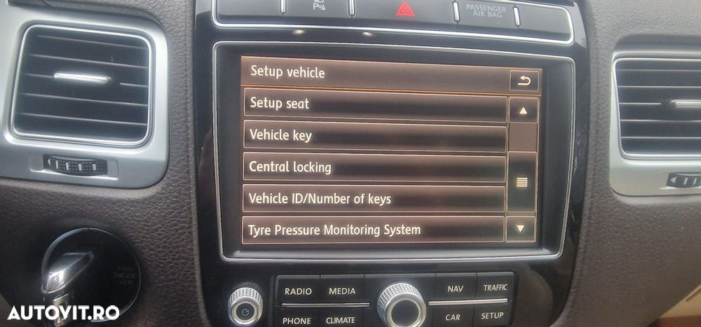 Volkswagen Touareg 3.0 V6 TDI SCR Blue Motion DPF Automatik Executive Edition - 28