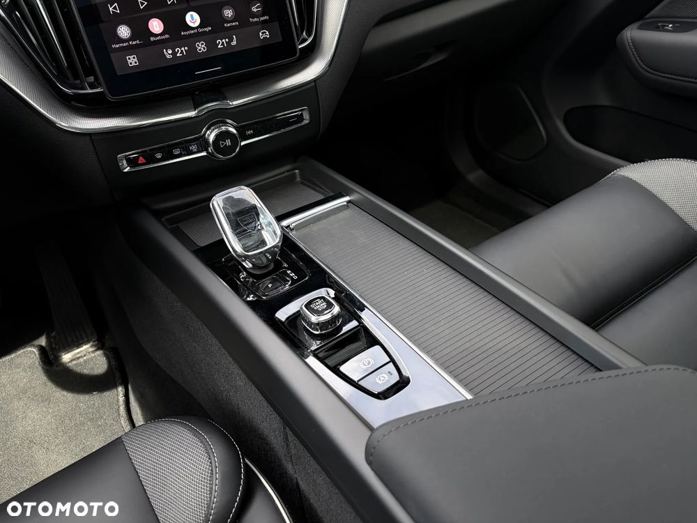 Volvo XC 60 B5 B AWD Plus Black Edition - 20