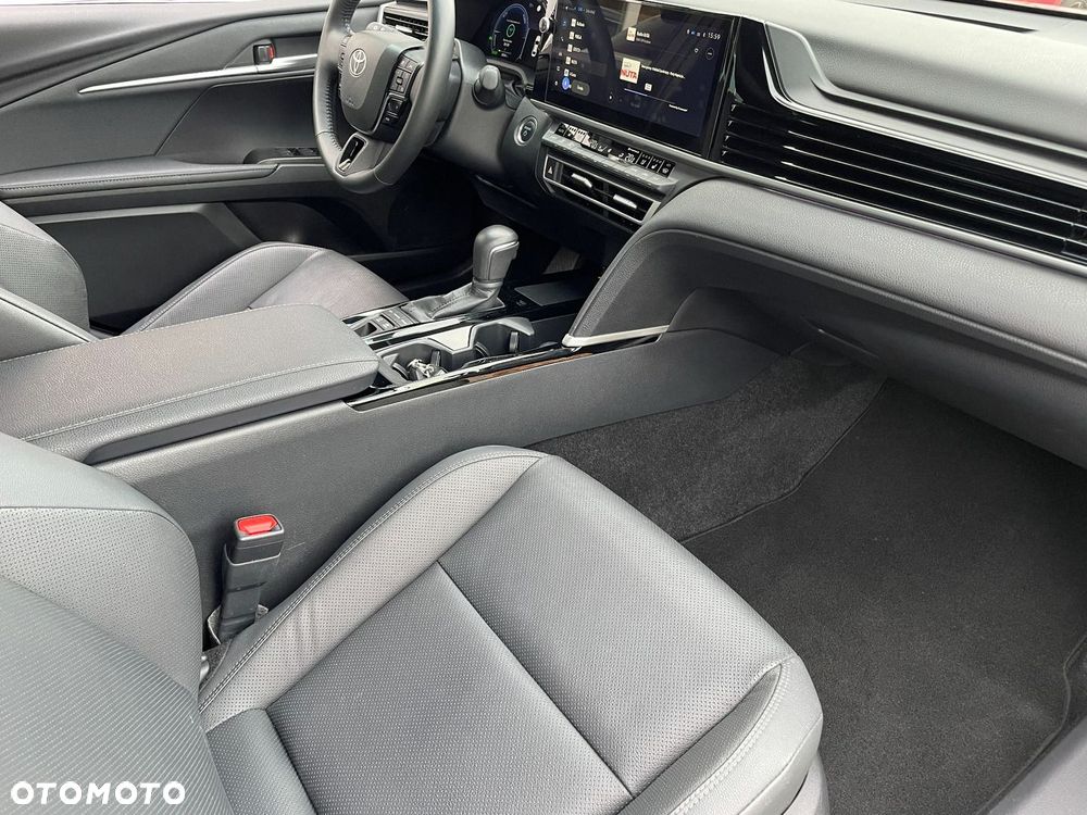 Toyota Camry - 12