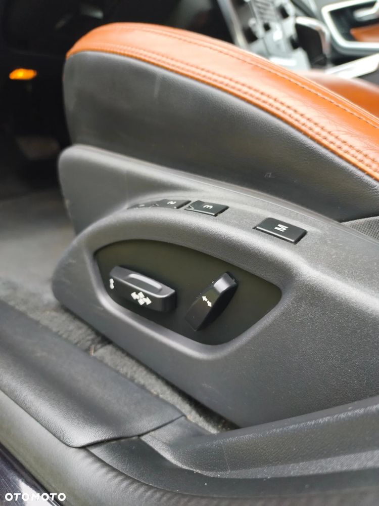 Volvo V60 D5 Geartronic Summum - 16