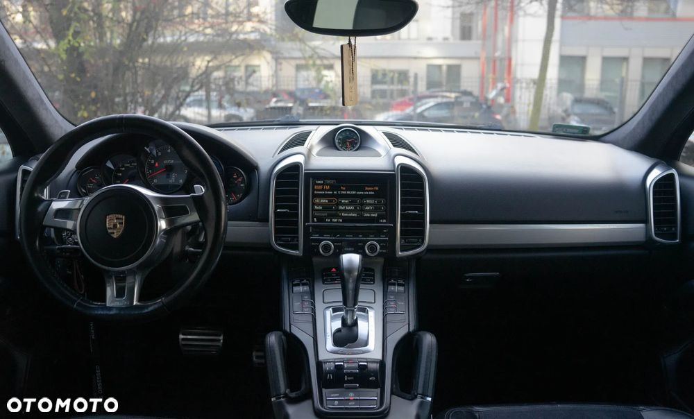 Porsche Cayenne GTS - 18