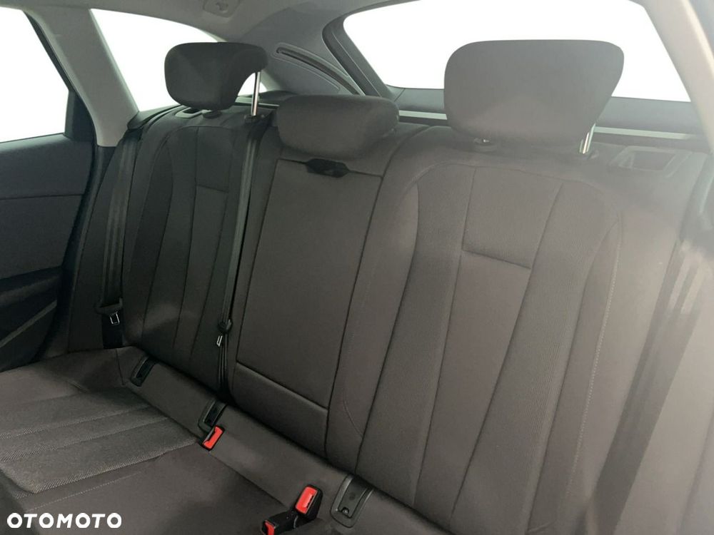 Audi A4 Avant 35 TDI mHEV S tronic - 12
