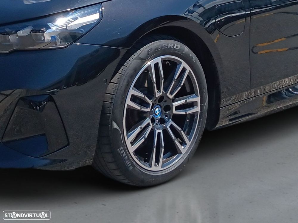 BMW 530 e Pack Desportivo M - 4