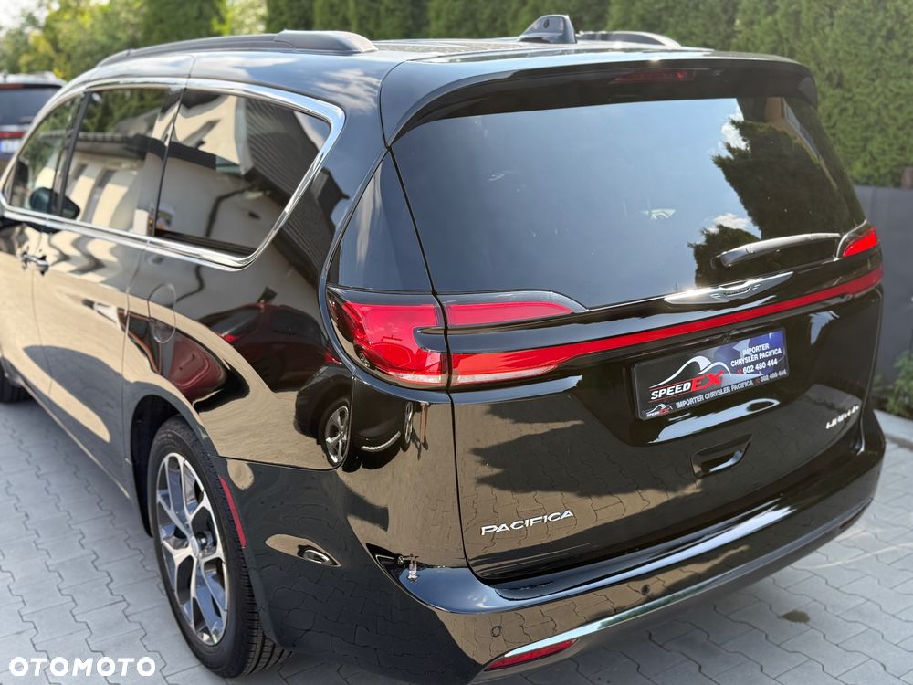 Chrysler Pacifica - 8