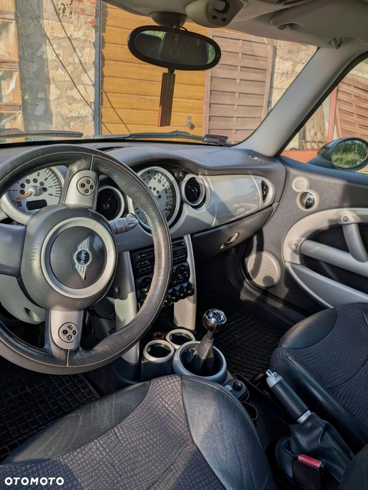 MINI Cooper Standard - 16