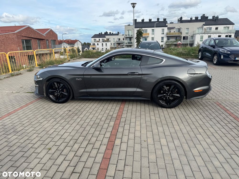 Ford Mustang - 1