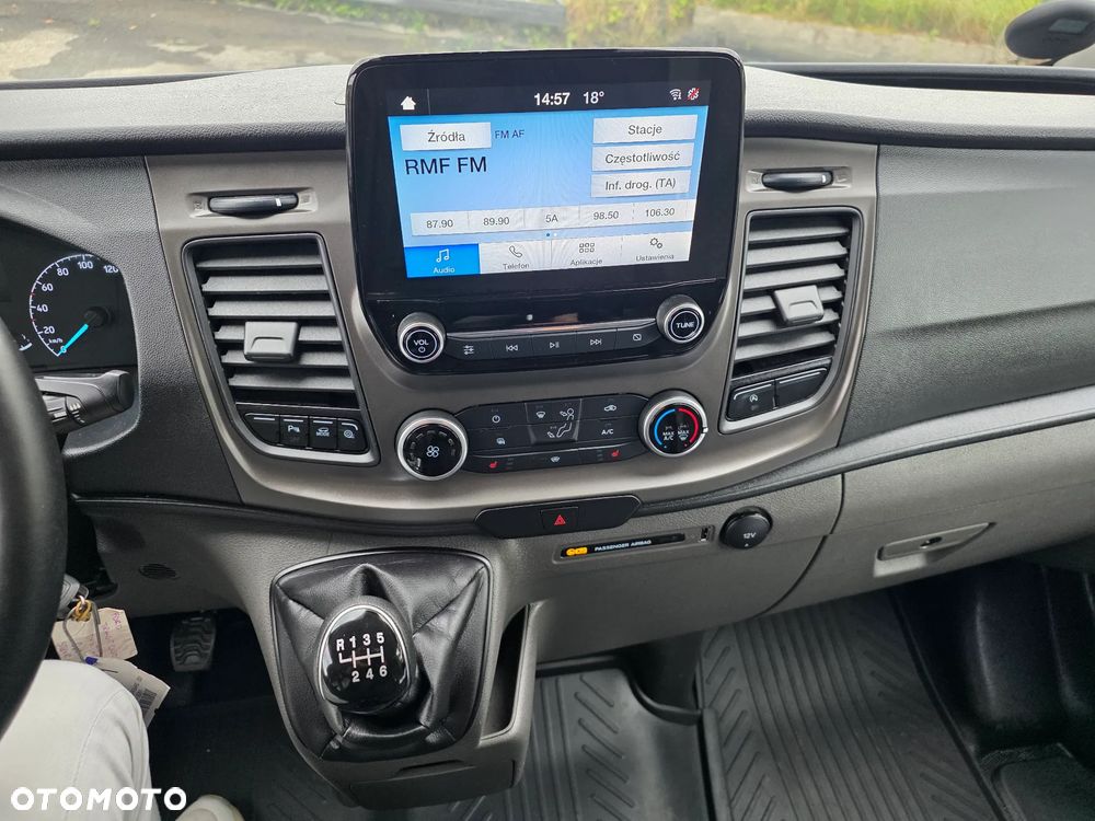 Ford Custom klima led hak ele fotele/szyba/lusterka tempomat kamera przebieg77936km rok2023 - 7