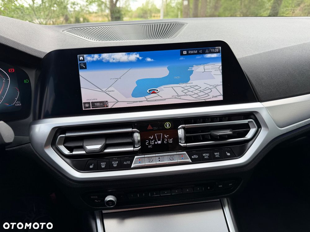 BMW Seria 3 320d Edition Luxury Line Purity - 17