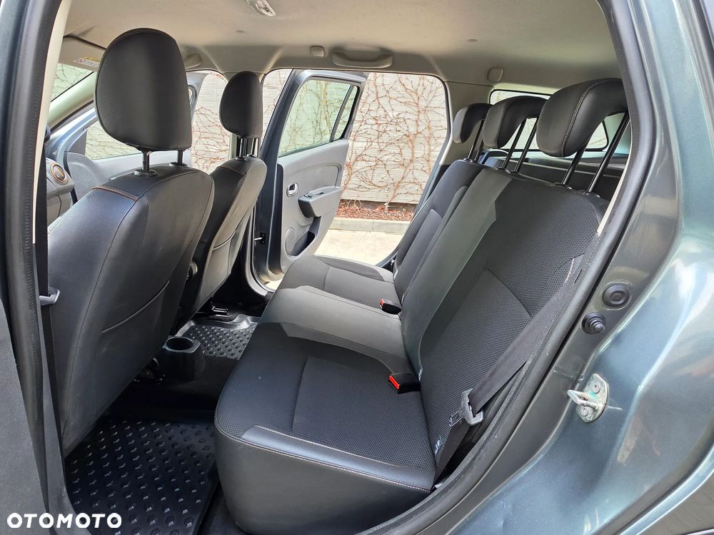 Dacia Logan TCe 90 S&S Stepway Celebration - 24