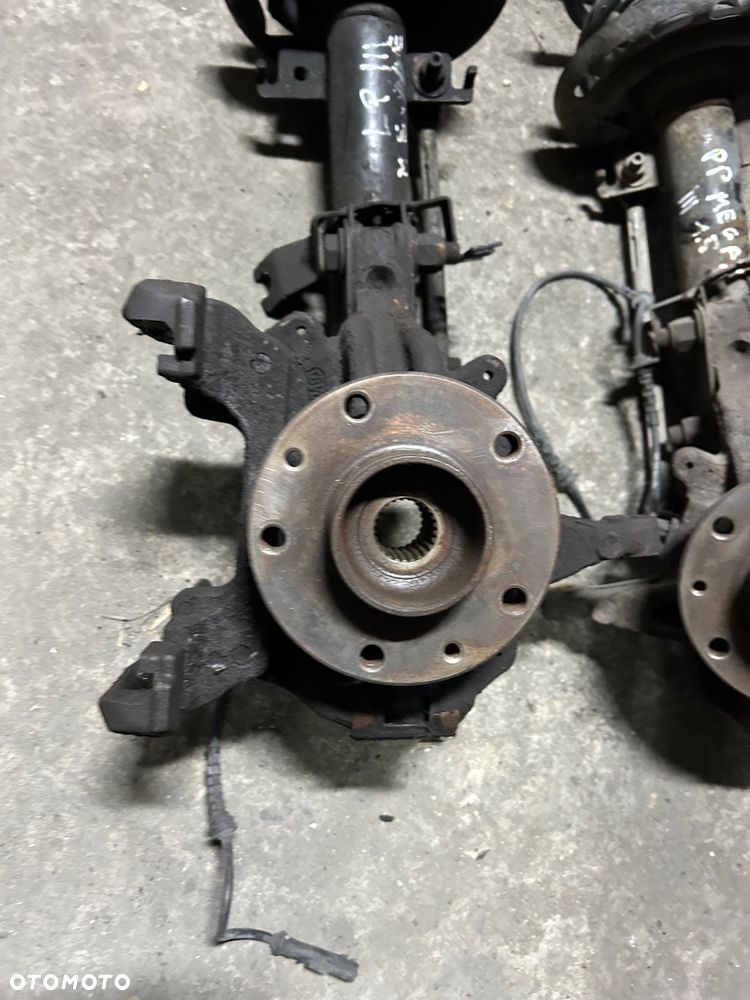 Renault Megane III zwrotnica lewa prawa mc-pherson kopyto noga 1.5 dci - 2