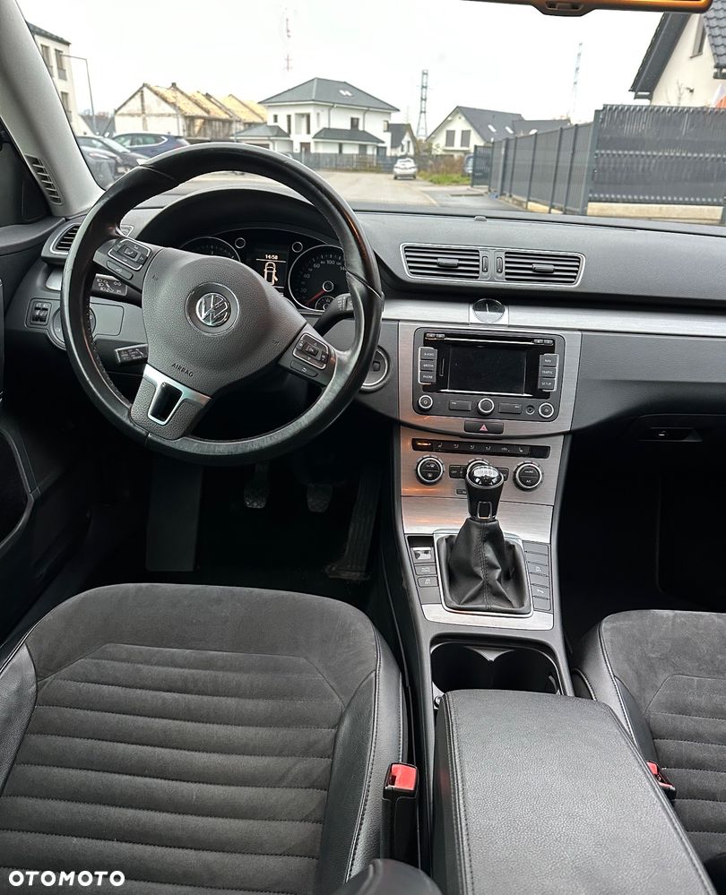 Volkswagen Passat - 21