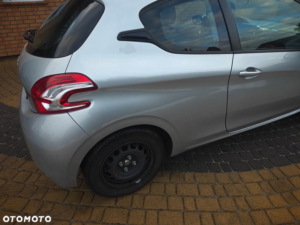 Peugeot 208 e-HDi 92 Stop&Start Allure - 19