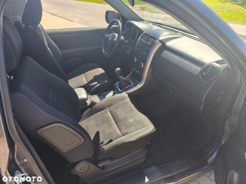 Suzuki Grand Vitara 1.6 Comfort - 16