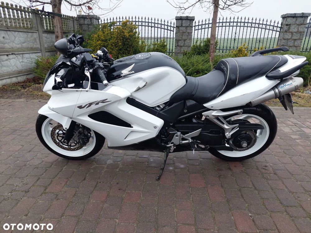Honda VFR - 2