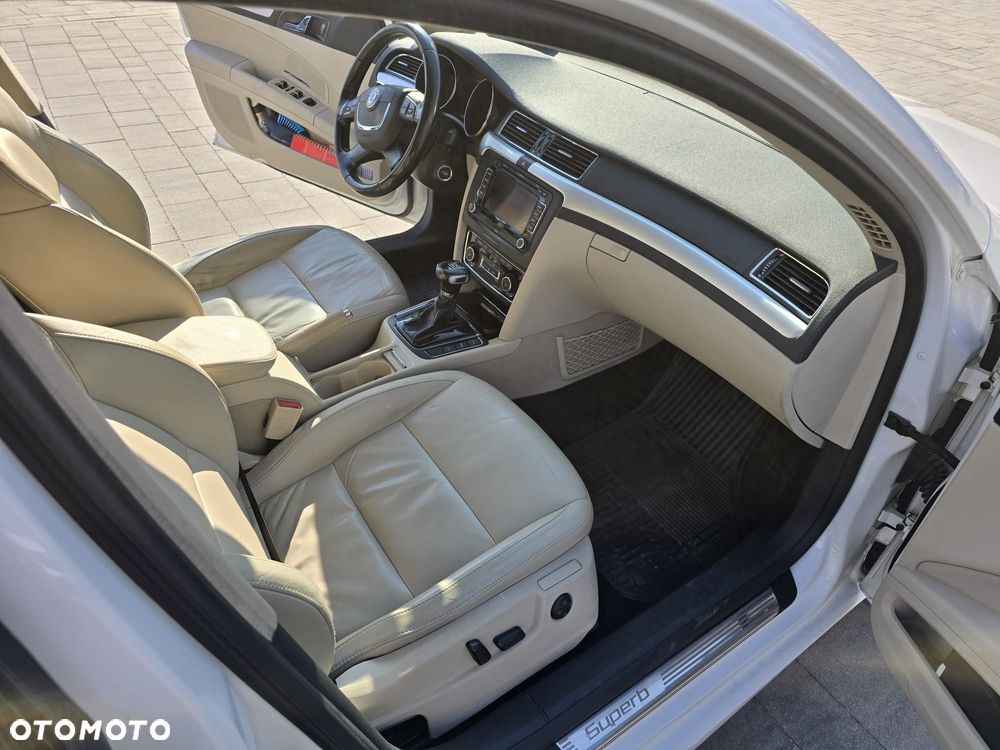 Skoda Superb 3.6 FSI 4x4 Platinum DSG - 4