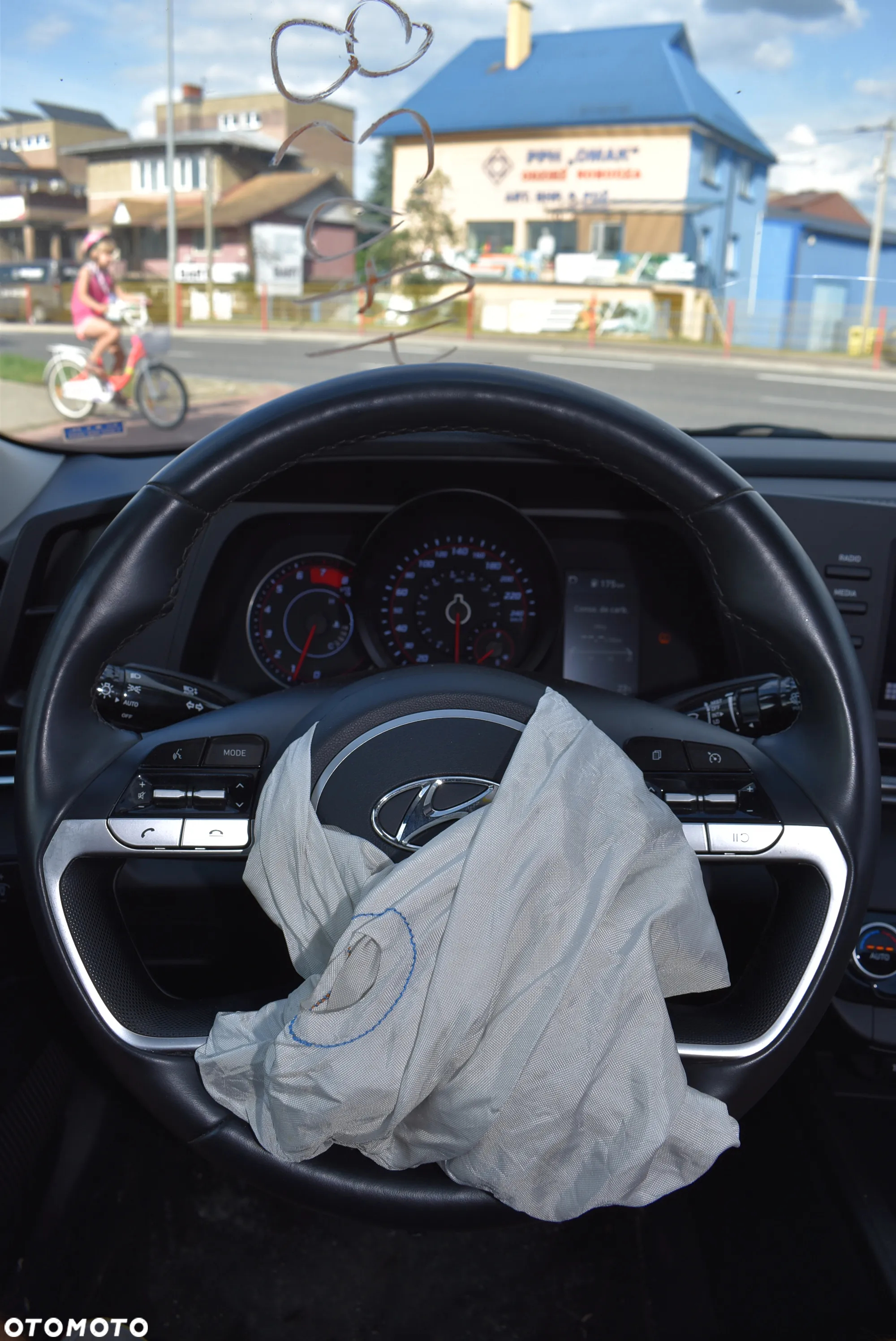 Hyundai Elantra - 37