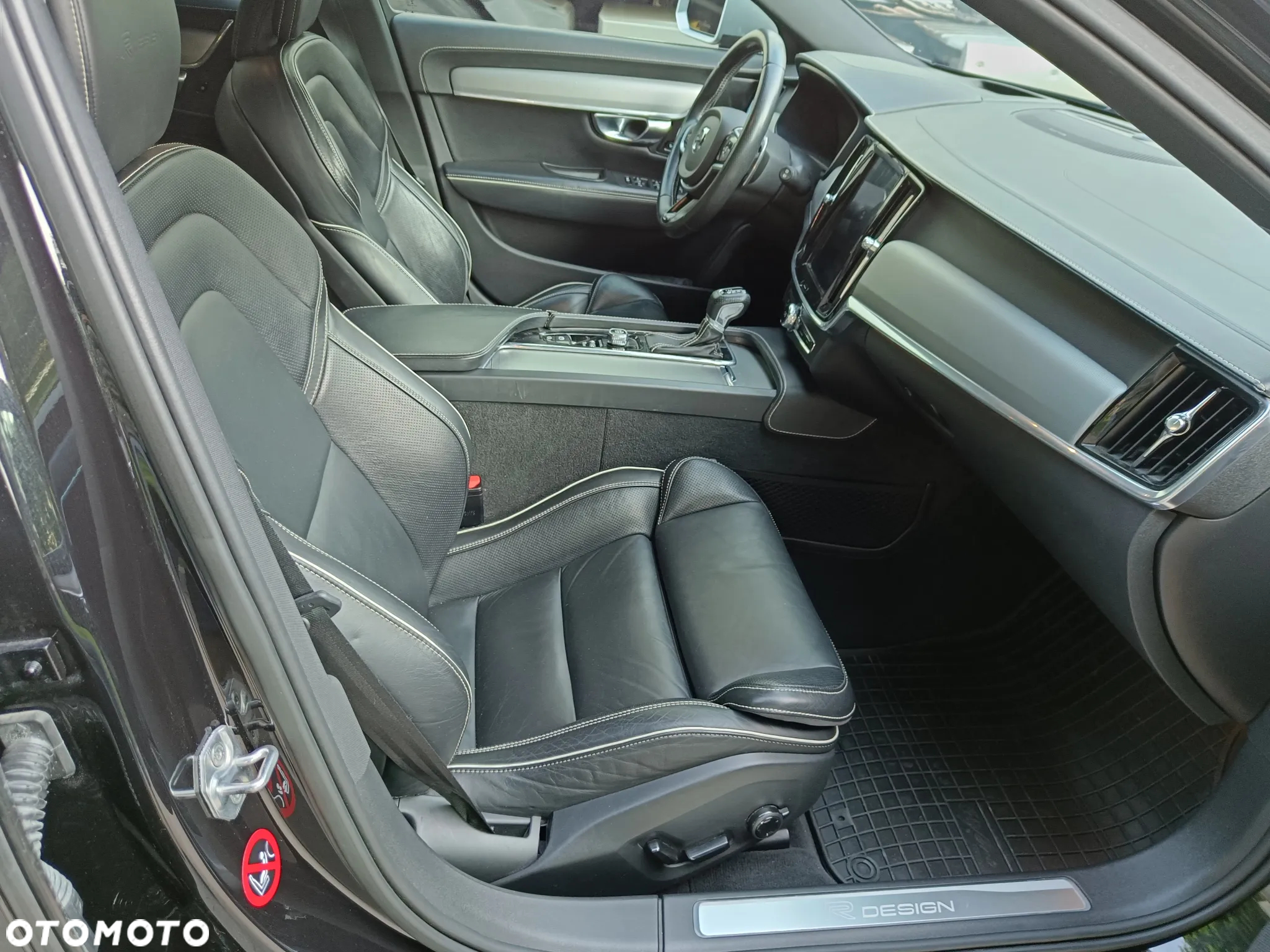 Volvo V90 T5 R-Design - 27