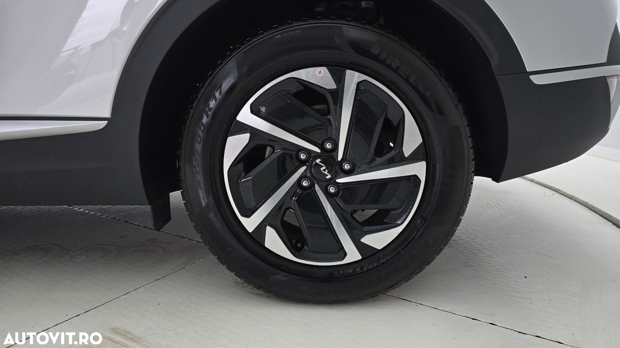 Kia Sportage 1.6 T-GDI HEV 6AT 4x4 Business Line - 22