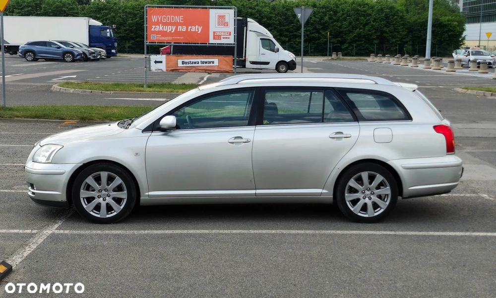 Toyota Avensis 1.8 VVT-i Sol - 2