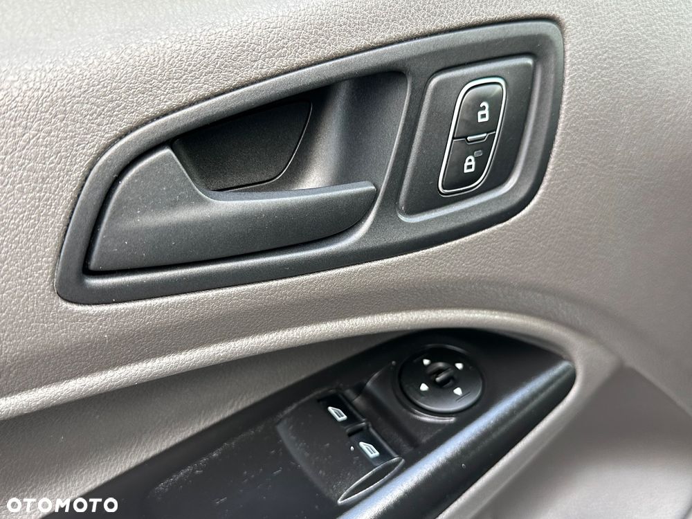 Ford Connect - 37