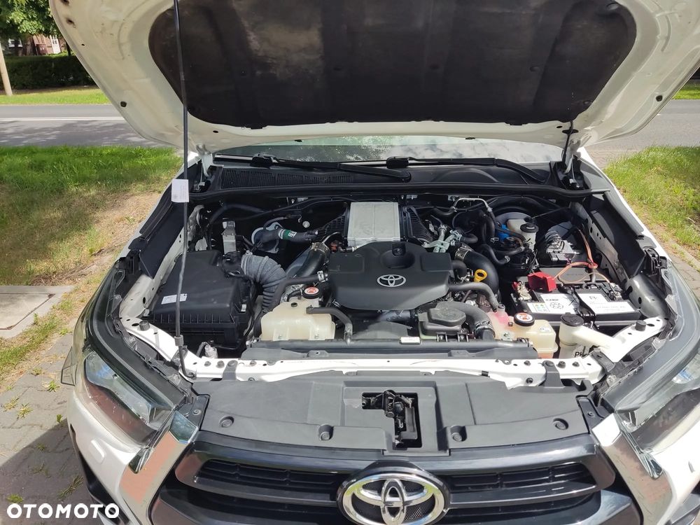 Toyota Hilux - 30