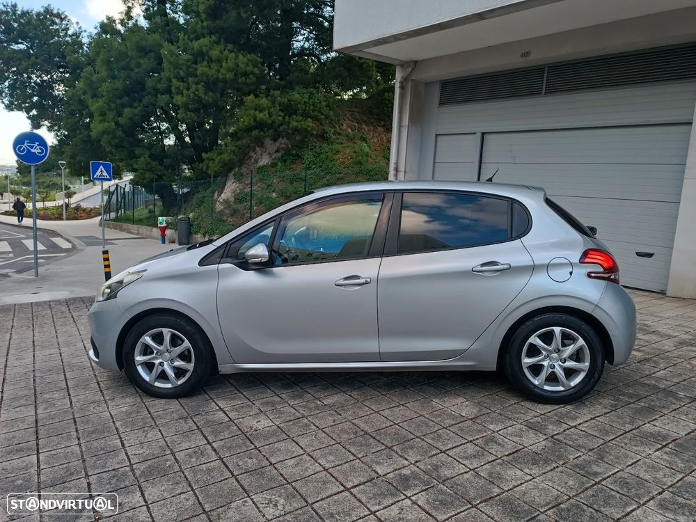 Peugeot 208 1.4 HDi Active - 4