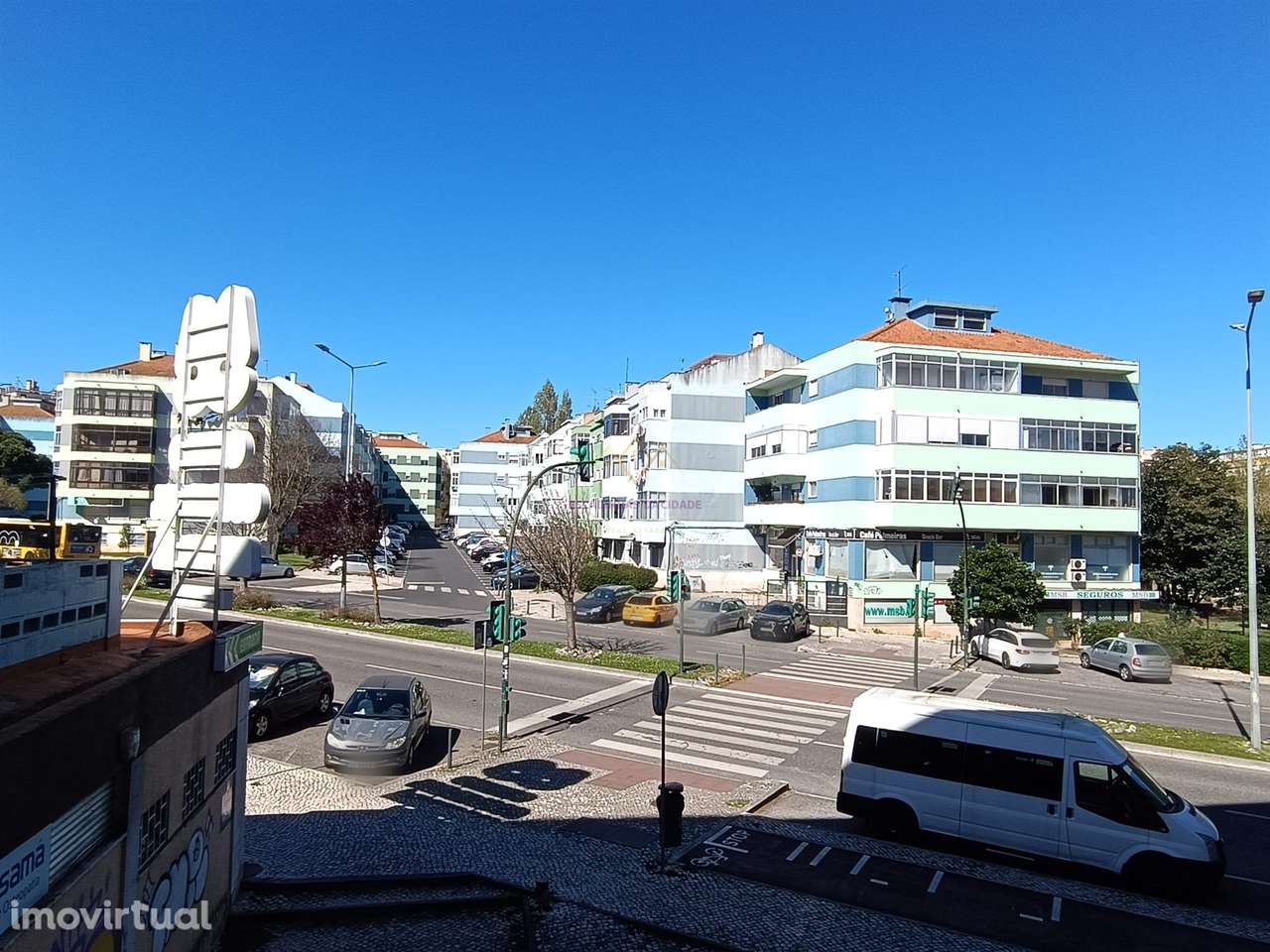 T3 com 2 Terraços em Massamá - em fase de remodelação - Grande imagem: 3/14