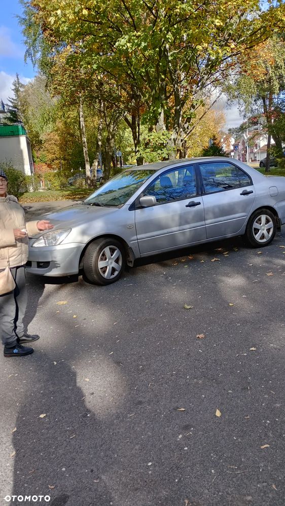 Mitsubishi Lancer 1.6 Invite - 4