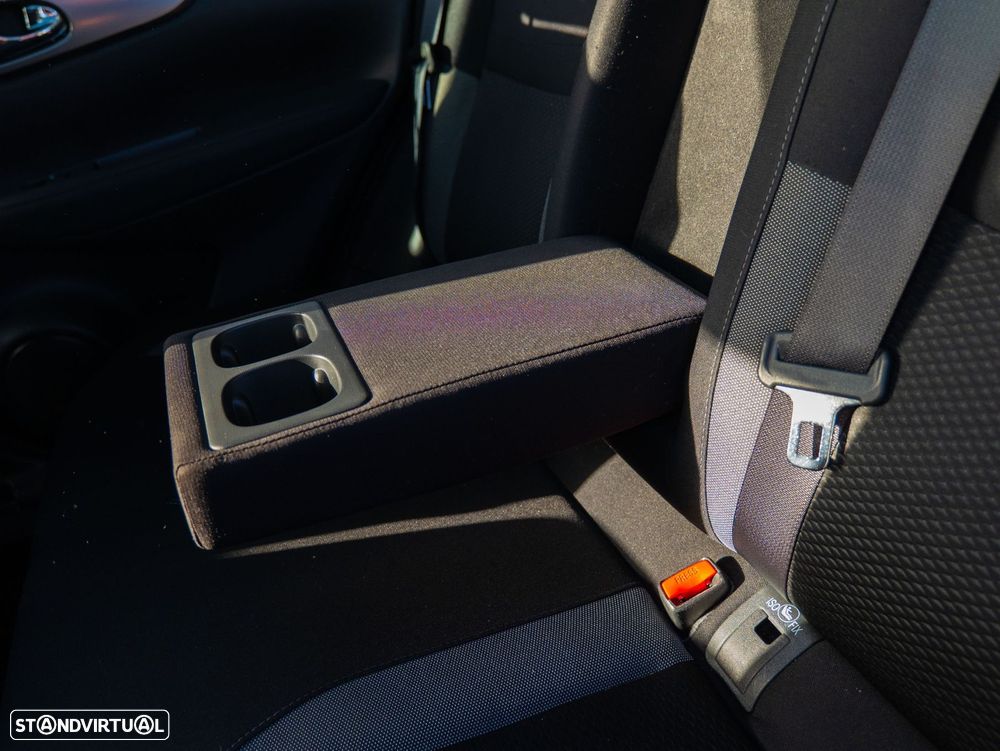 Nissan Qashqai 1.5 dCi N-Connecta - 24