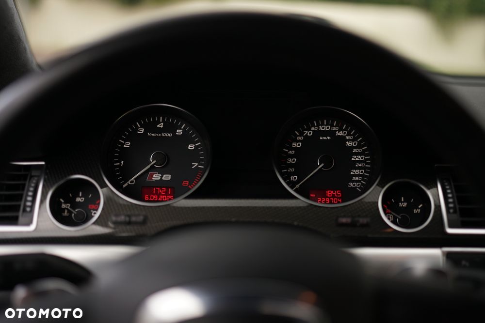 Audi S8 5.2 FSI Quattro - 10
