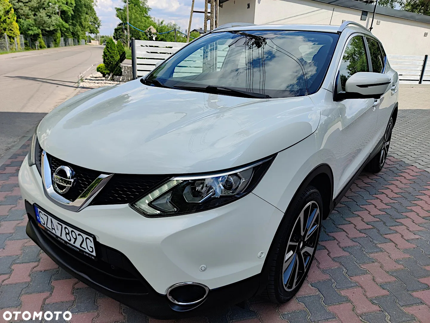 Nissan Qashqai 1.6 DIG-T Tekna+ - 4