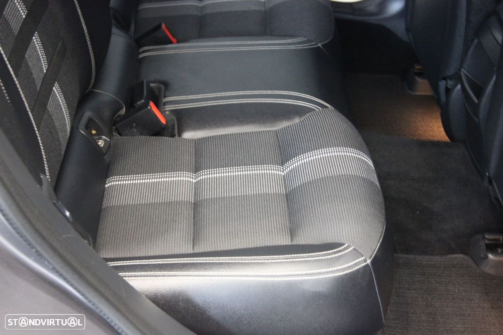 Mercedes-Benz CLA 200 d Shooting Brake Urban Aut. - 28