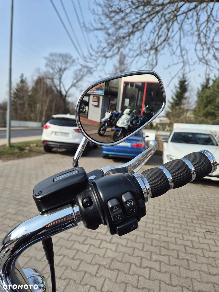 Harley-Davidson Softail Deluxe - 21