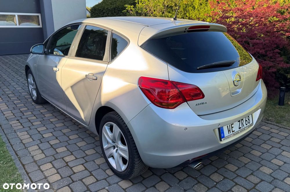 Opel Astra 1.4 Turbo - 4