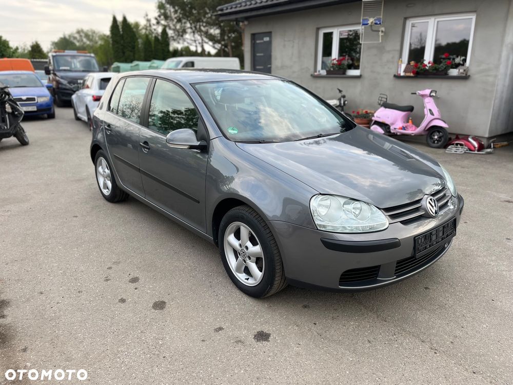 Volkswagen Golf - 1
