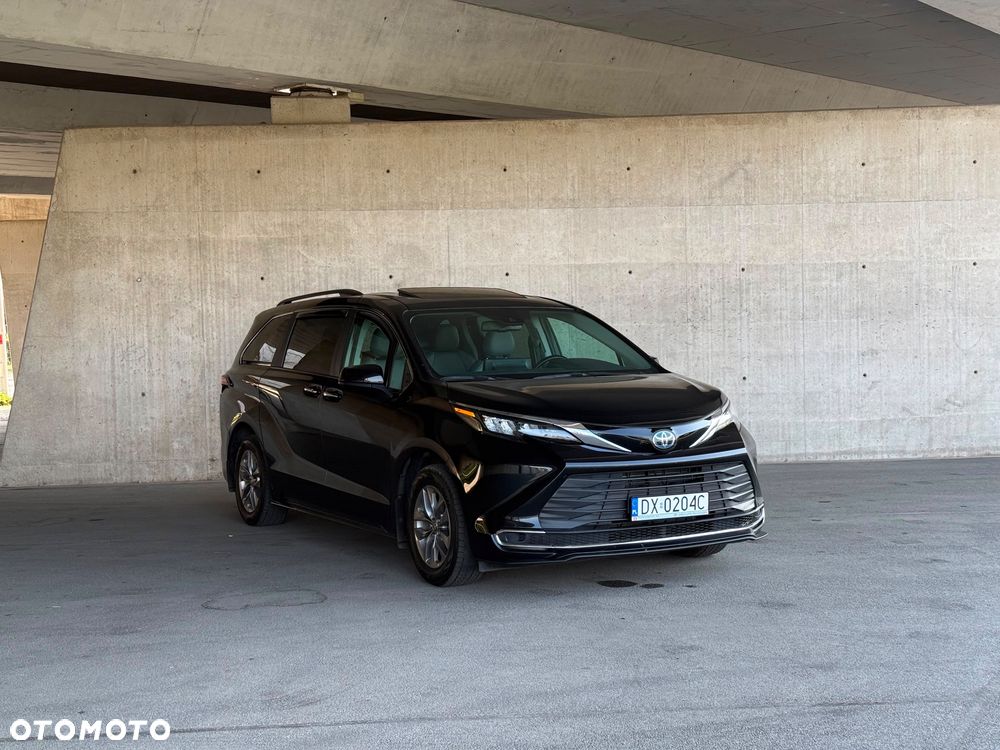 Toyota Sienna - 2