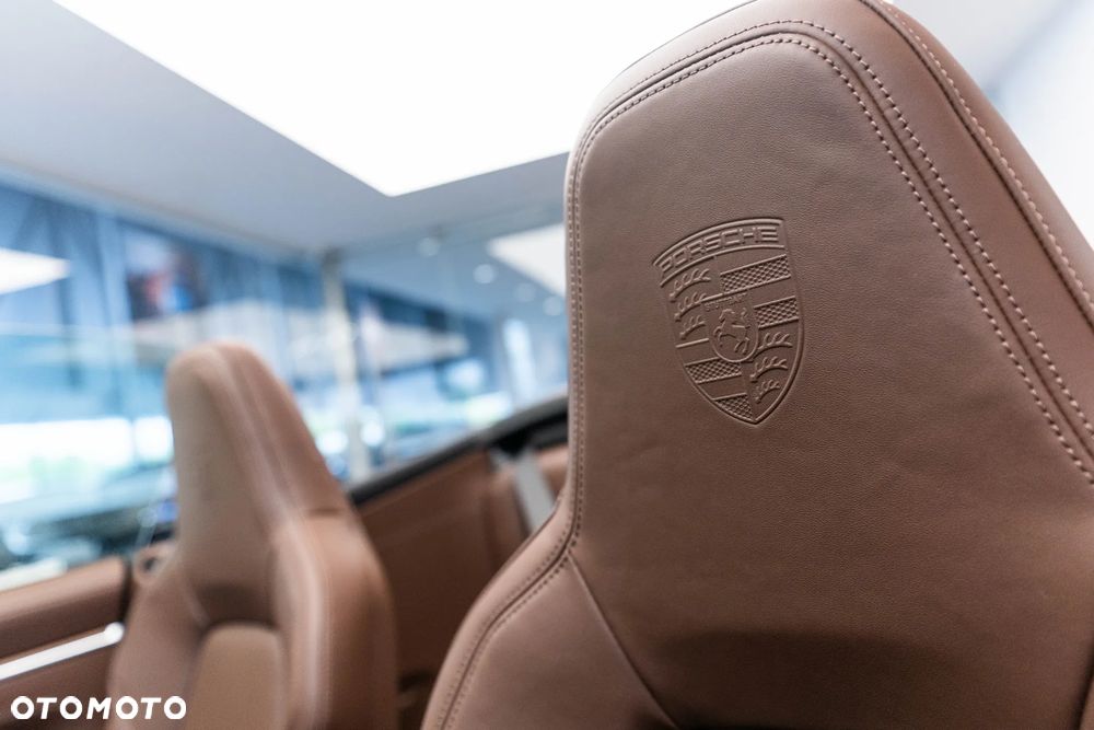 Porsche 911 Carrera 4S - 29