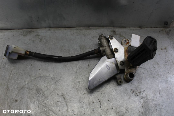 Suzuki GS 500 Set kierowcy prawy podnóżek pompka hamulcowa tył