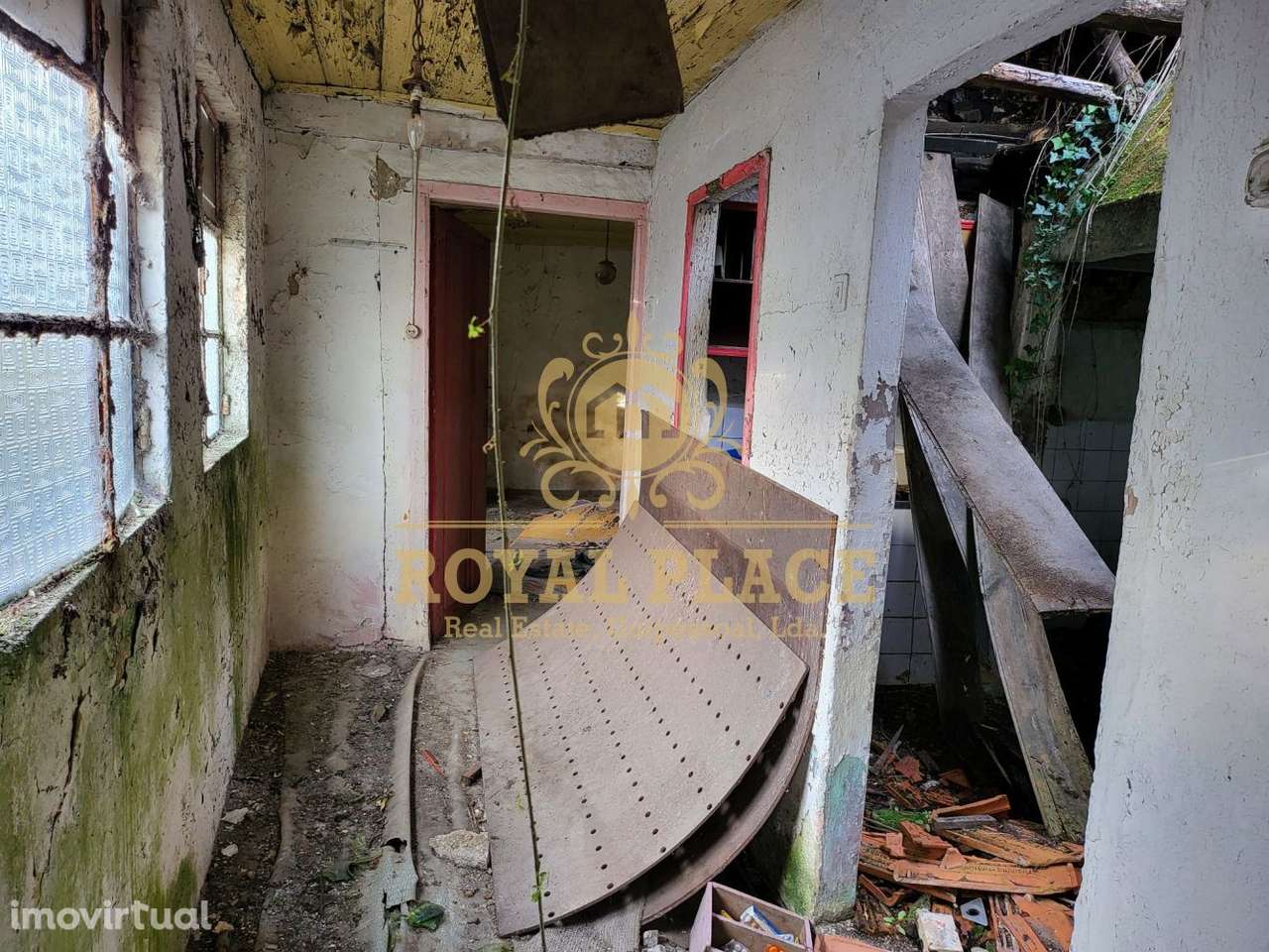 Moradia para restauro em Castelo de Paiva - Grande imagem: 3/8